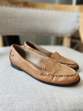 Women's Tan Slip-On Loafer Flats LifeStride Soft System 6.5 W